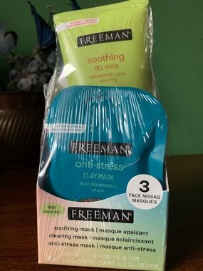 NWOT Freeman 3 Face Mask Set